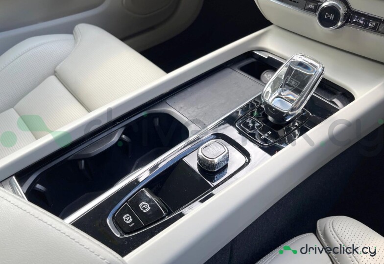 Volvo V60 White