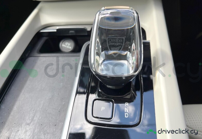 Volvo V60 White