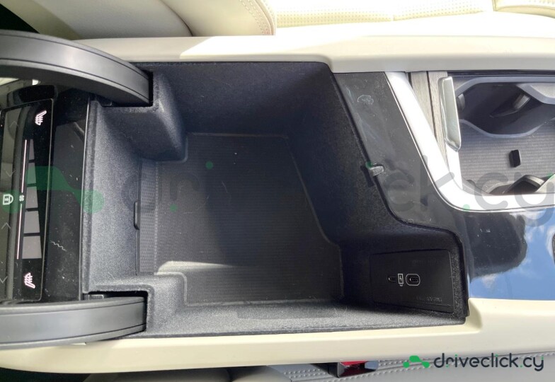 Volvo V60 White