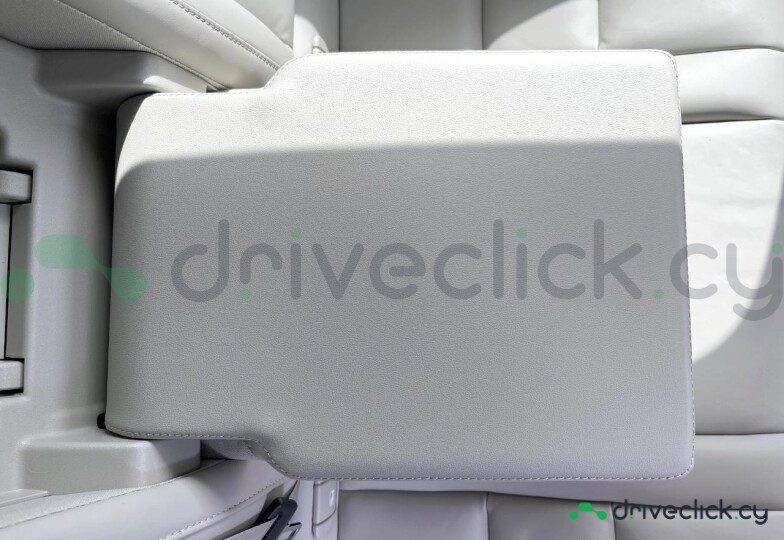 Volvo V60 White