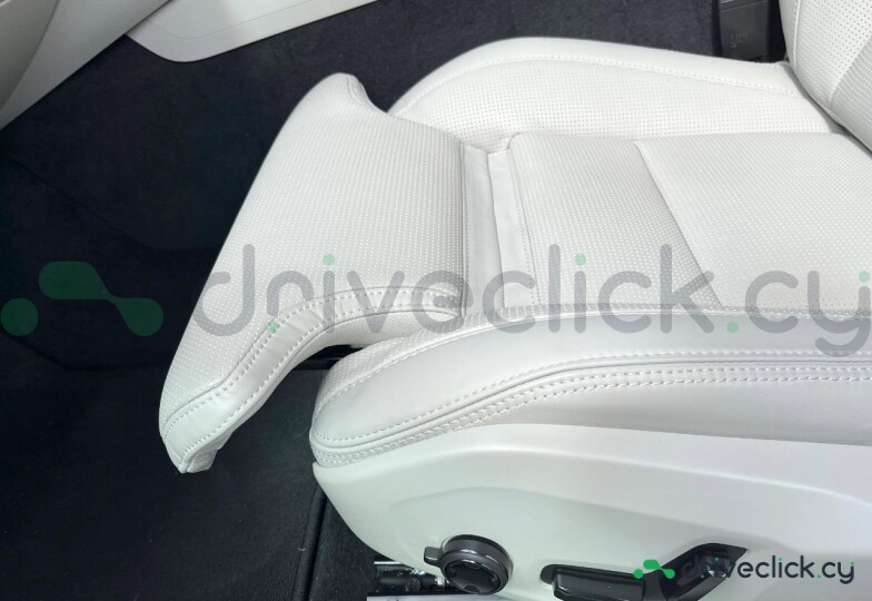 Volvo V60 White