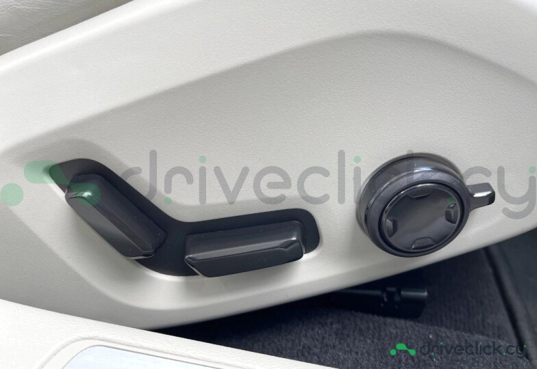 Volvo V60 White