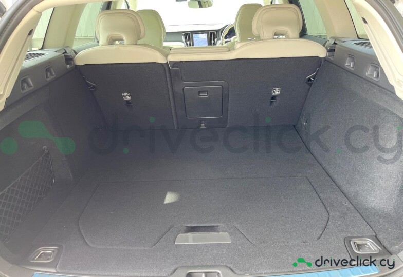 Volvo V60 White