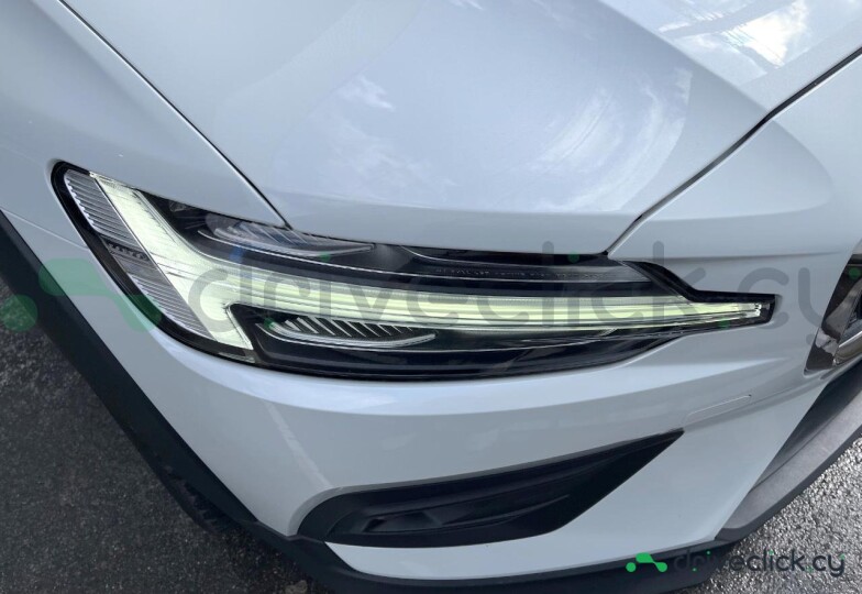 Volvo V60 White