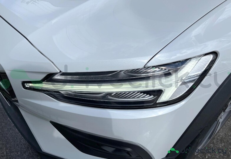 Volvo V60 White