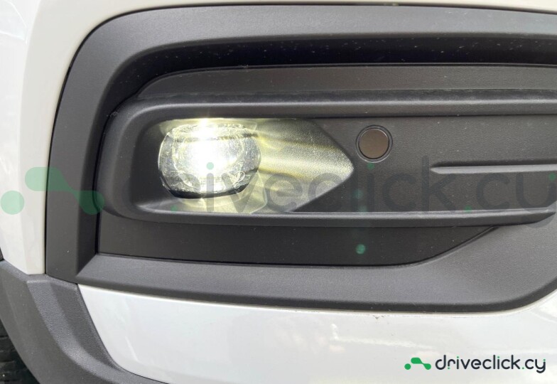 Volvo V60 White