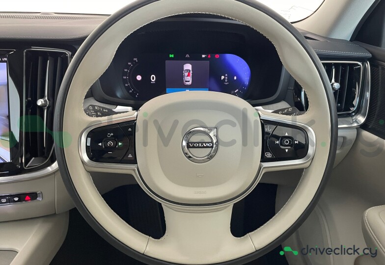 Volvo V60 White