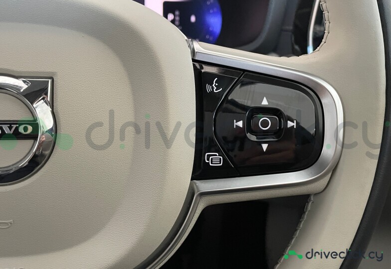 Volvo V60 White