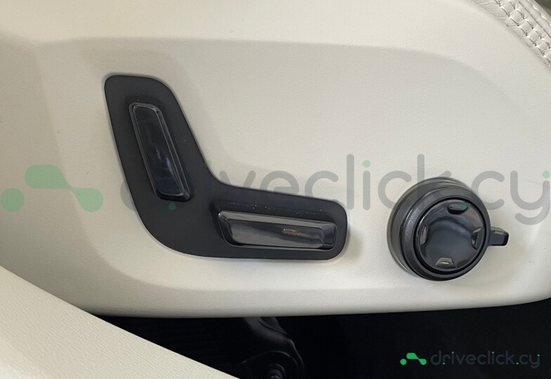 Volvo V60 White
