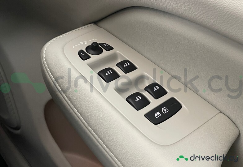 Volvo V60 White