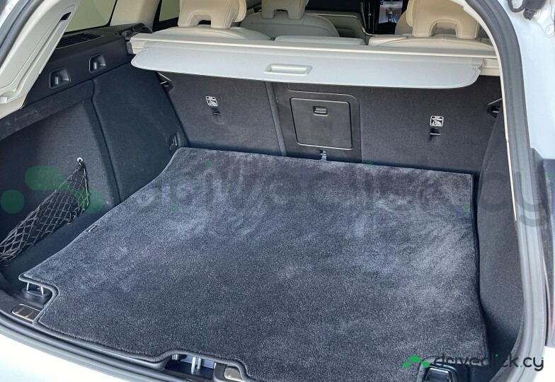 Volvo V60 White