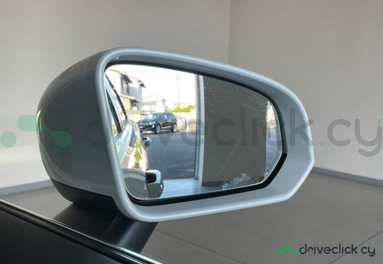 Volvo V60 White