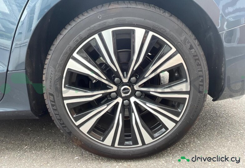Volvo V60 Blue