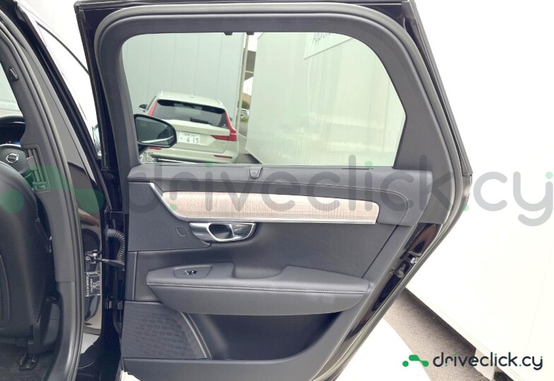 Volvo V90 Black
