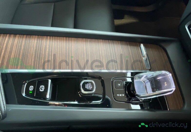 Volvo XC60 Red