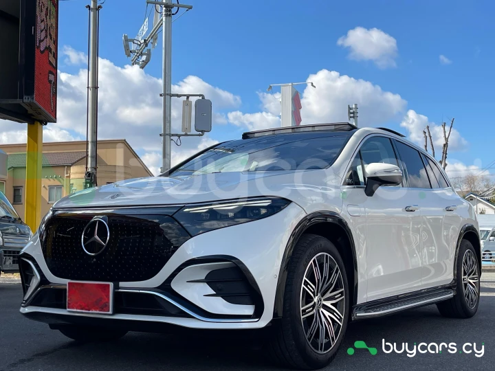 Mercedes EQS SUV White