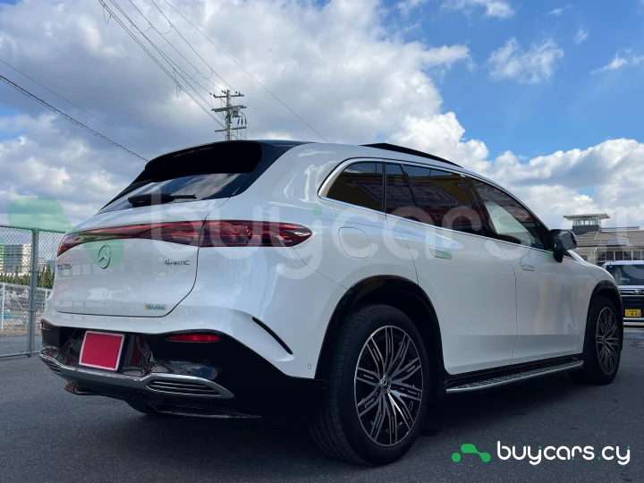 Mercedes EQS SUV White