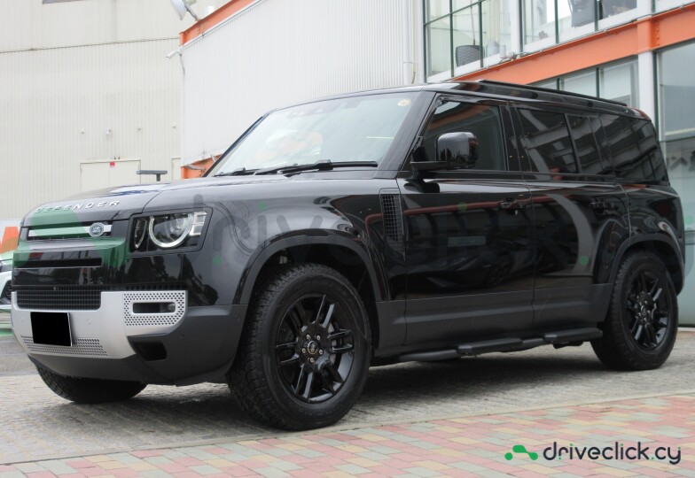 Land Rover Defender Black