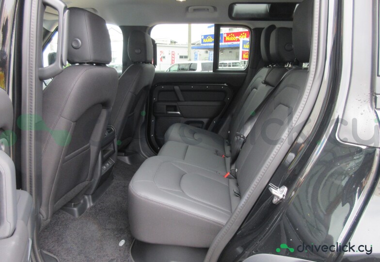 Land Rover Defender Black