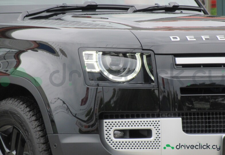 Land Rover Defender Black
