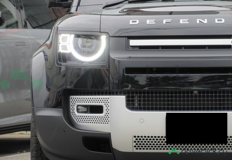 Land Rover Defender Black