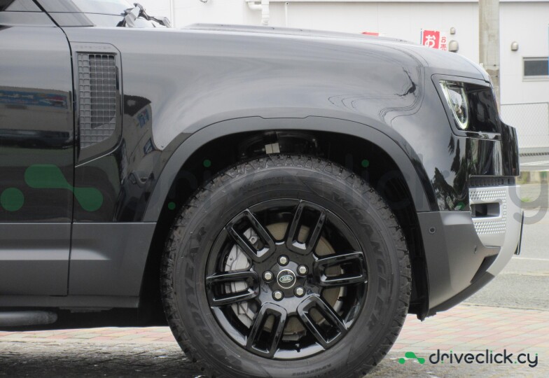 Land Rover Defender Black