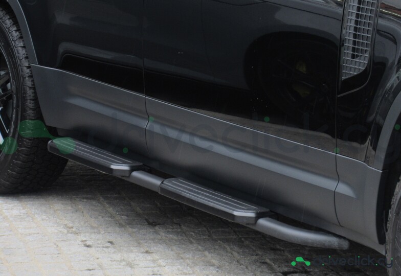 Land Rover Defender Black