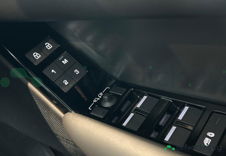 Land Rover Range Rover Velar Grey