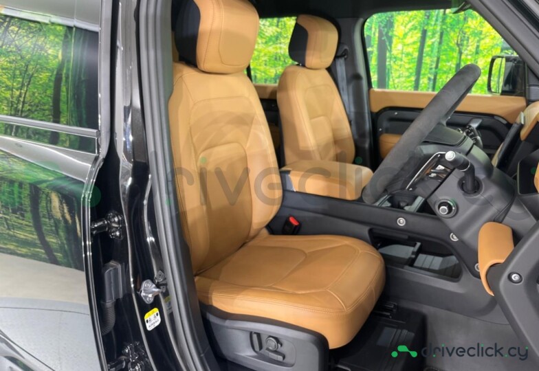 Land Rover Defender Black