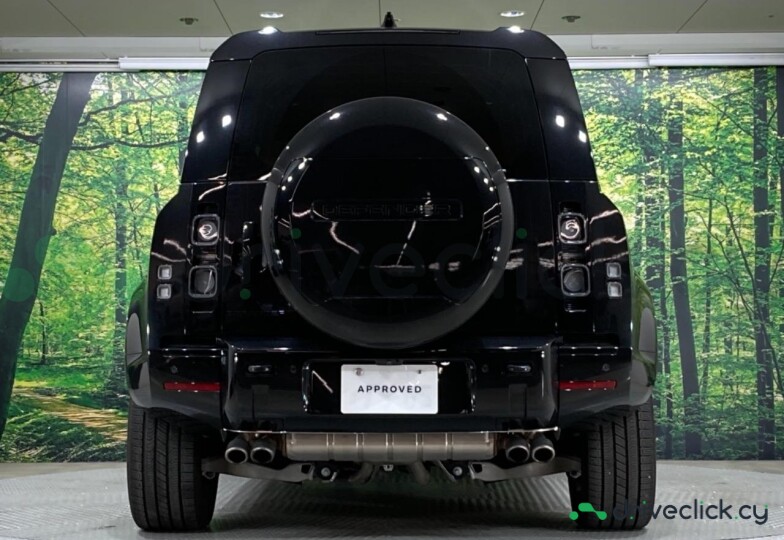 Land Rover Defender Black