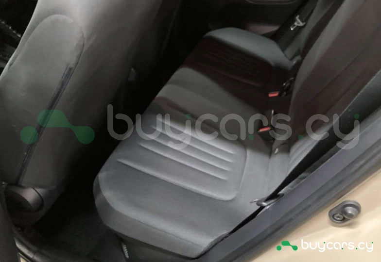 Toyota Yaris Cross Бежевый