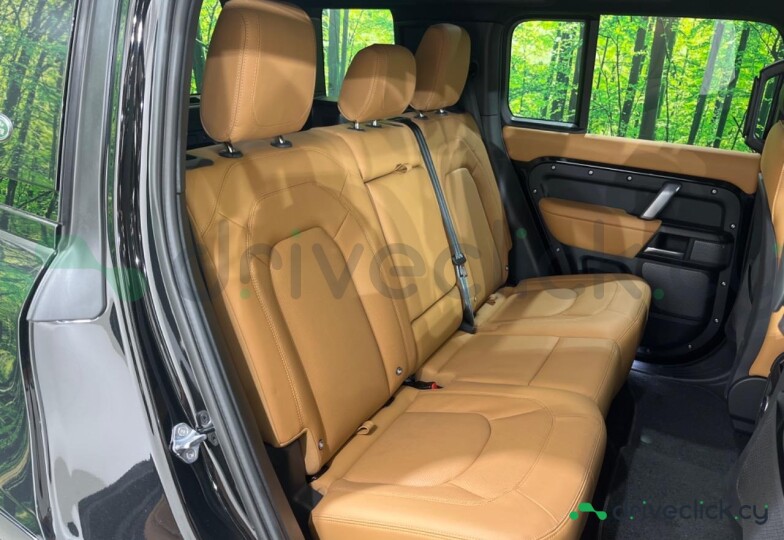 Land Rover Defender Black