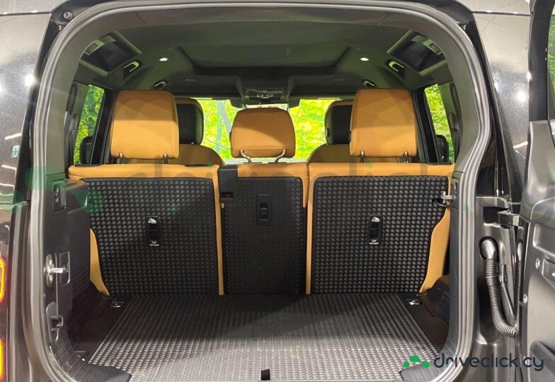 Land Rover Defender Black