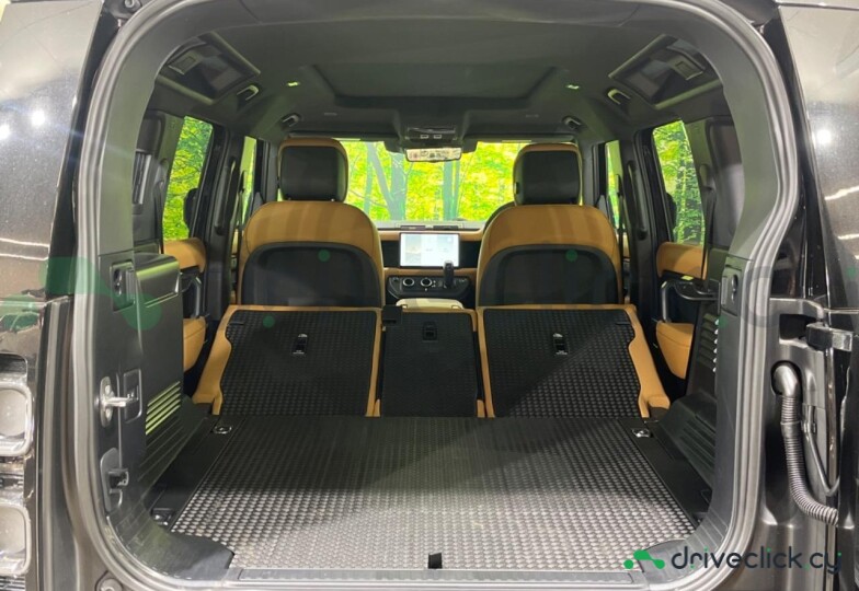 Land Rover Defender Black