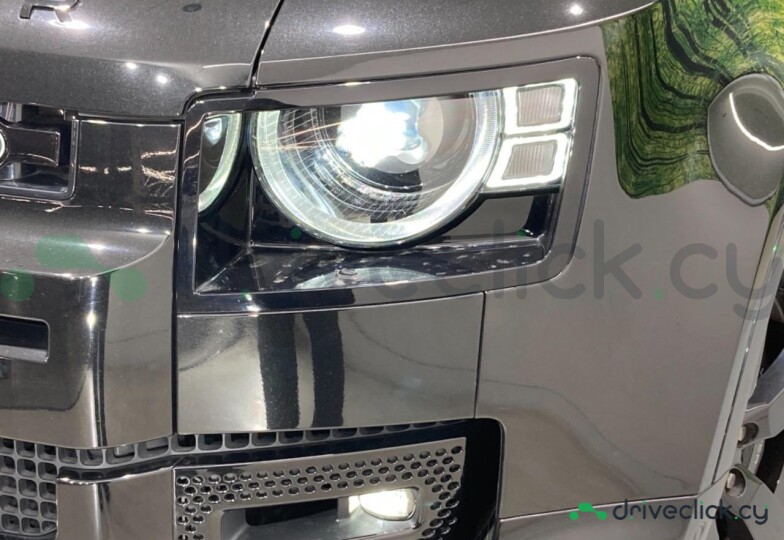 Land Rover Defender Black