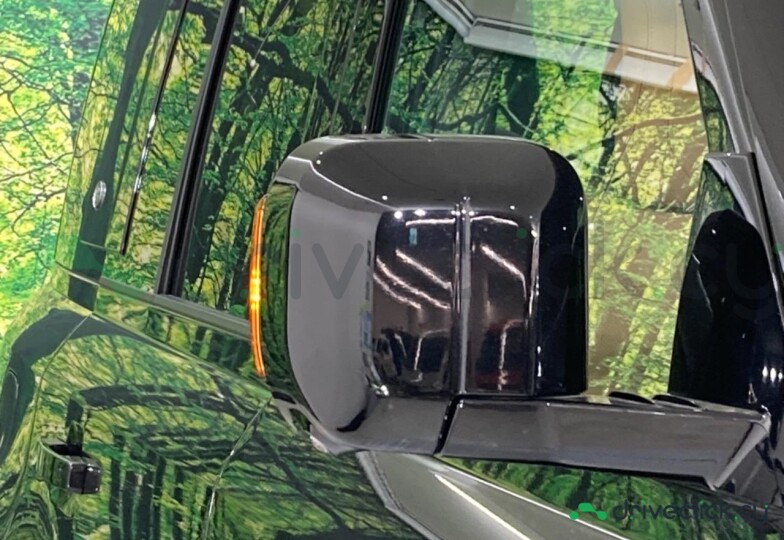Land Rover Defender Black