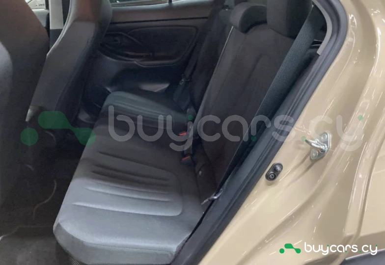 Toyota Yaris Cross Бежевый