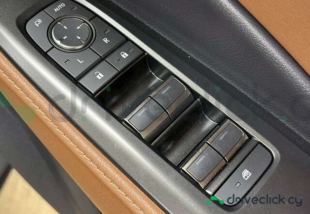 Lexus LBX Black