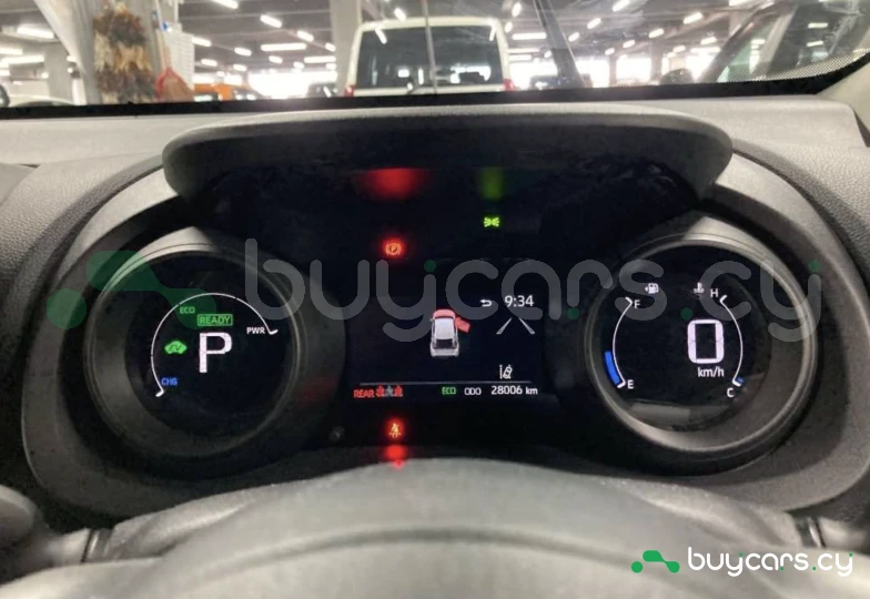 Toyota Yaris Cross Бежевый