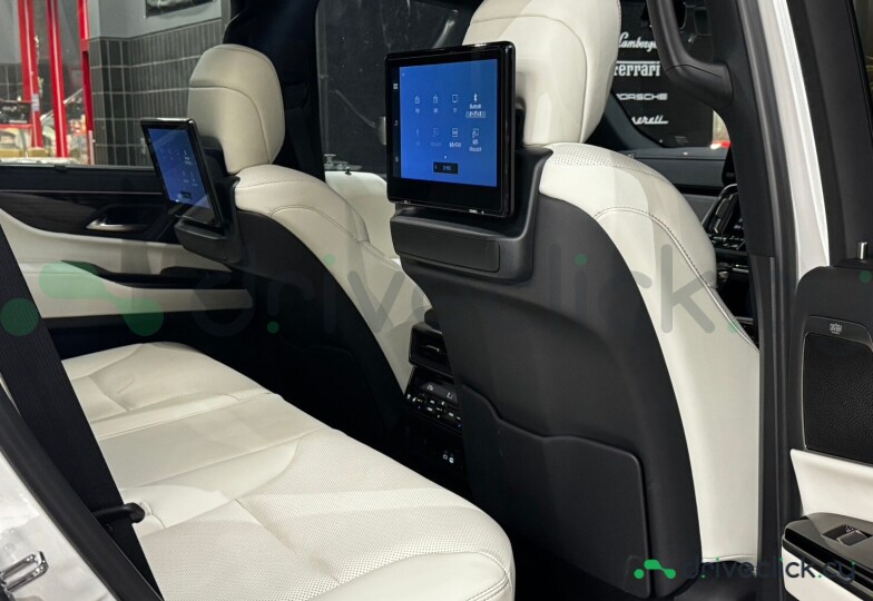 Lexus LX White