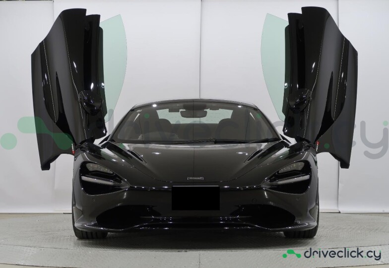 McLaren 750S Black