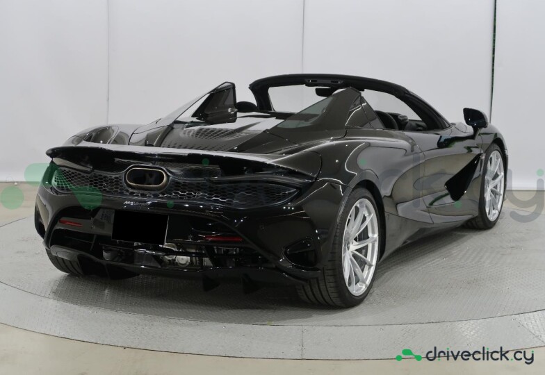 McLaren 750S Black