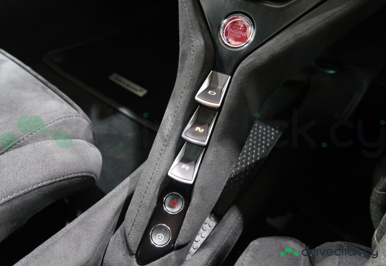 McLaren 750S Black