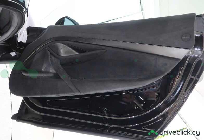 McLaren 750S Black