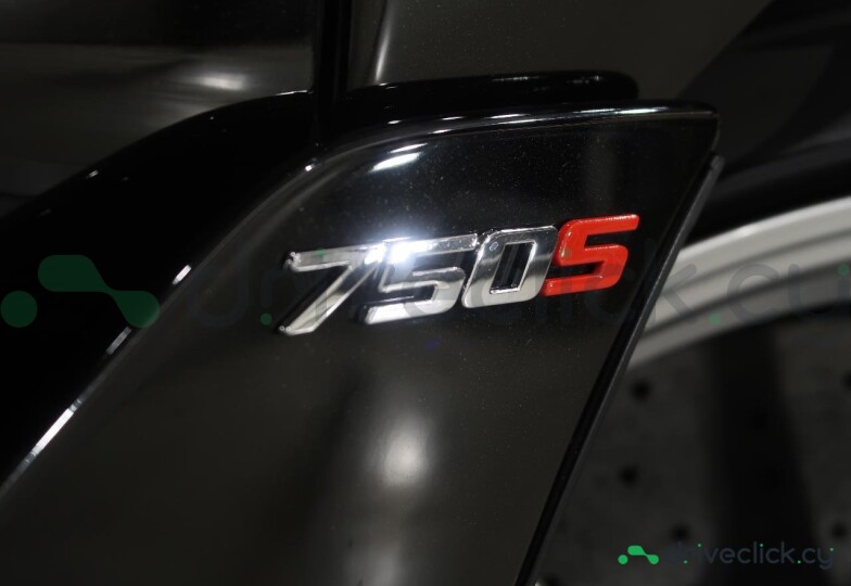 McLaren 750S Black