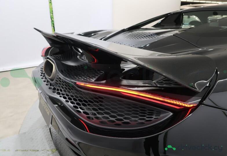 McLaren 750S Black