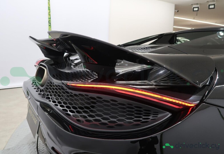McLaren 750S Black