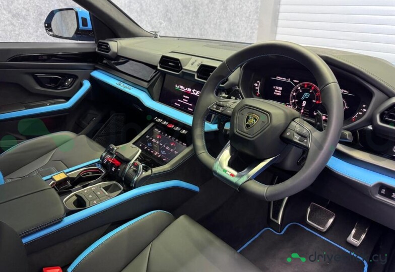 Lamborghini Urus Синий