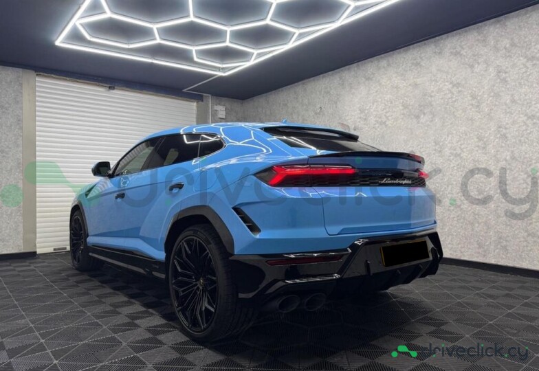 Lamborghini Urus Синий