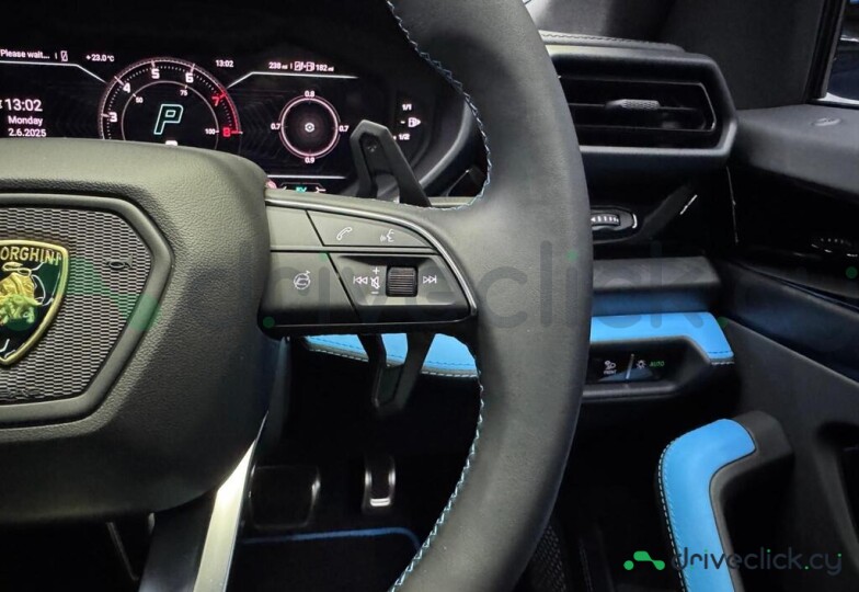 Lamborghini Urus Синий